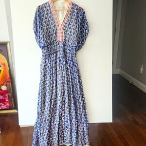 New without tag Elegant Blue Patterned Dress